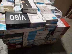 Pallet of assorted Branded Faucets customer returns used or missing parts Various models