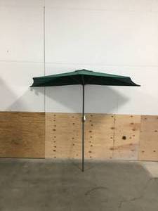 CASTLECREEK 8 Half Round Patio Umbrella