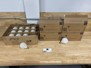 lot 63 image: Lot of LED and Fluorescent Light Bulbs