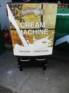lot 26 image: Boulevard Caf Cream Machine 22.5...