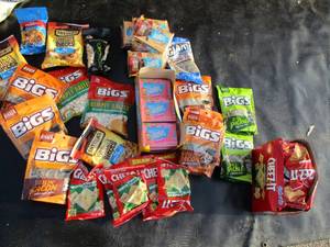 lot 59 image: Large Lot of Chips, Cookies, Sunflo...