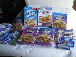 lot 63 image: Large Lot of Breakfast, Cereal, Pop...