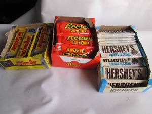lot 81 image: Candy Bars See Photos Past Date...