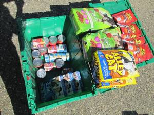 lot 99 image: Dog & Cat Food, Treats In Lockable ...