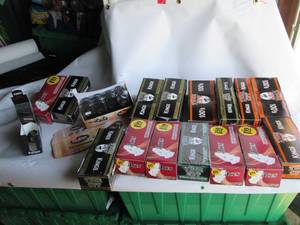 lot 102 image: Cigarette Tubes, Cigar Cutters, Zip...