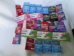 lot 117 image: Large Lot of Personal Items See Ph...