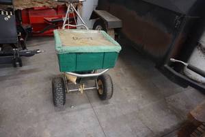 Lesco Brand Commercial HD Fertilizer Spreader