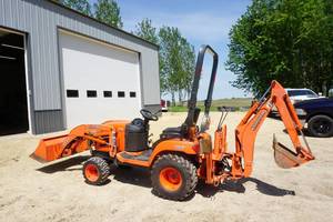 2006 Kubota BX24 4WD Tractor Loader Back Hoe