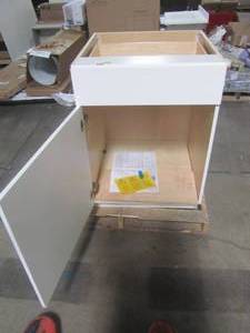 lot 231 image: Hampton Bay Cambridge Assembled 24x34.5x24.5 in. Base Cabinet with Soft Close Full Extension Drawer in White CM2435B-WH