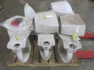 lot 335 image: WHOLESALE MIXED PALLET TOILETS AND TOILET TANKS