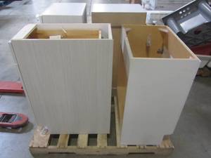 lot 338 image: WHOLESALE MIXED PALLET OF KITCHEN CABINETS