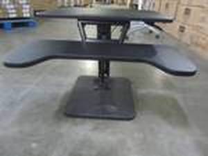lot 836 image: Woodmaya Adjustable Standing Desk Raiser in Black WMDKR-0008BK - LOW RESERVE