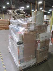 lot 137 image: WHOLESALE MIXED PALLET OF MISCELLANEOUS HOUSEWARES, VACUUMS AND MORE
