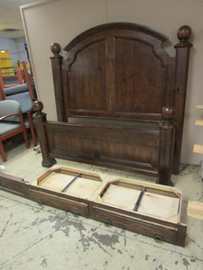 lot 304 image: DECORATIVE SOLID WOOD QUEEN-SIZE BED