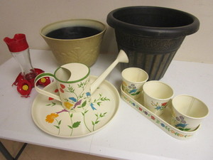 lot 335 image: GARDEN STYLE-DECOR , HUMMINGBIRD FEEDER, PLANT POTS