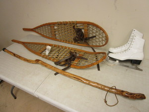 lot 385 image: VIKING SNOWSHOE MFG. SNOWSHOES, FIGURE SKATES SIZE 8, WALKING STICK