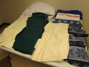 lot 397 image: SOFT BLANKETS, QUEEN-SIZE MATTRESS COVER, FORT SNELLING BATH TOWEL, MORE