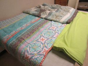 lot 399 image: QUEEN-SIZE QUILTS, SOFT BLANKET