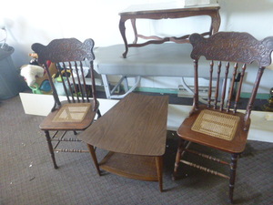 2 Chairs and Table