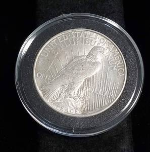 1934 PEACE SILVER DOLLAR IN AIRTITE