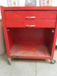 Rolling drawer cabinet