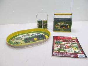 John deere serving set