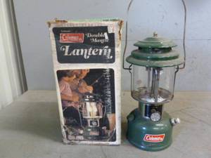 lot 7 image: Vintage Lantern