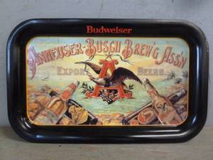 lot 10 image: Budweiser Collectible
