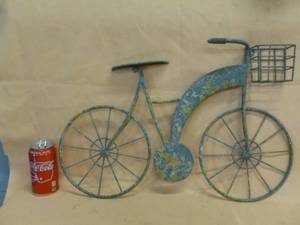 lot 16 image: Metal Art