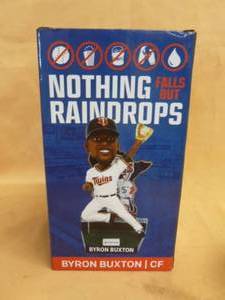 lot 30 image: Minnesota Twins Collectible