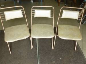 lot 89 image: Cosco Card Table Chairs