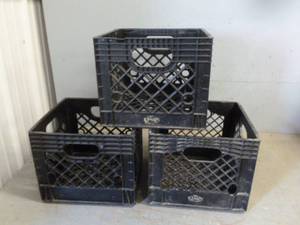 lot 102 image: Dairy Crates