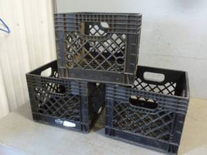 lot 103 image: Dairy Crates