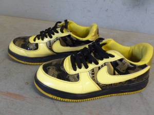 lot 106 image: Nike Air Shoes
