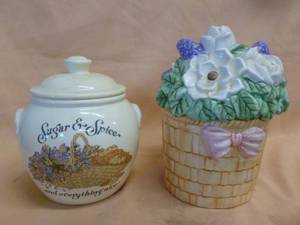 lot 152 image: Cookie Jars