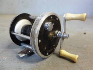 lot 184 image: Vintage Bait Caster Reel