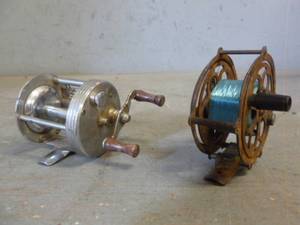 lot 185 image: Vintage Bait Caster Reel