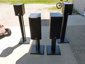 lot 191 image: Onkyo Speaker Set