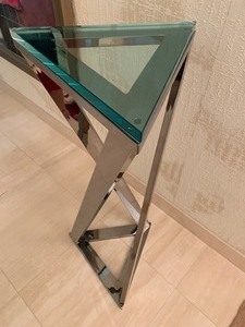 Triangle Pedesal Stand