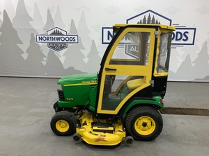 lot 17 image: 2002 John Deere X475 Lawn Tractor -No Reserve-
