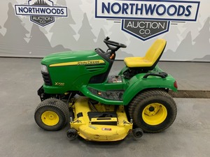 lot 19 image: 2008 John Deere X720 Lawn Tractor -No Reserve-