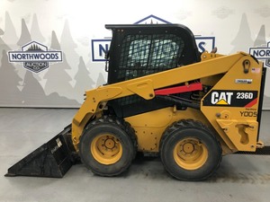 lot 4 image: 2017 Caterpillar 236D Skid Steer Loader -No Reserve-