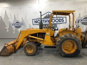 lot 8 image: 1978 John Deere 300-B Backhoe -No Reserve-