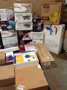 MIXED PALLET WITH OUTDOOR & INDOOR CUSTOMER RETURNS (SEE PICS)