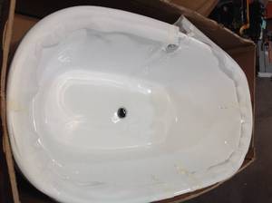 AKDY 59 in. Fiberglass Center Drain Oval Double Ended Flatbottom Freestanding Bathtub in Glossy White (NOT USED)