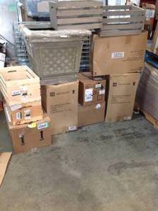 PALLET WITH PLANTER SUPPLIES SEE DESCRIPTION