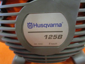 lot 16 image: (New) Husqvarna Leaf Blower