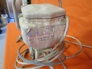 lot 28 image: Airless Paint Sprayer