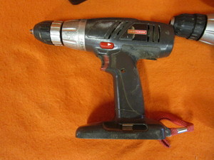 lot 35 image: Craftsman 19.2v Drills