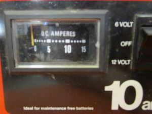 lot 36 image: 6v-12v Battery Charger